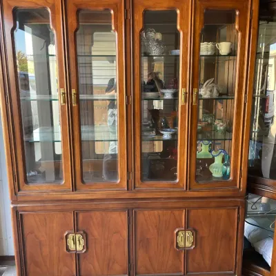 Vintage Thomasville "Mystique" Lighted China Cabinet - Pristine Condition
