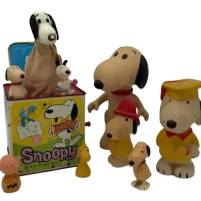 1950’s  - 8 Peanuts Characters & 1 Snoopy-In-The-Box In Working Condition 