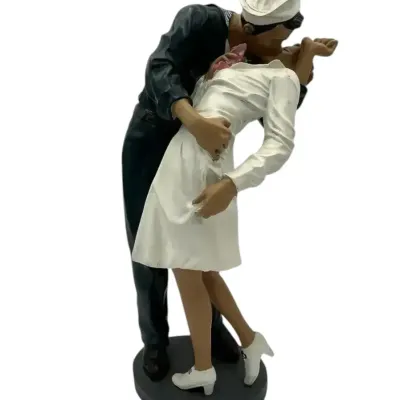 WW2 V-J Day “Unconditional Surrender” Navy Sailor and Nurse Statue