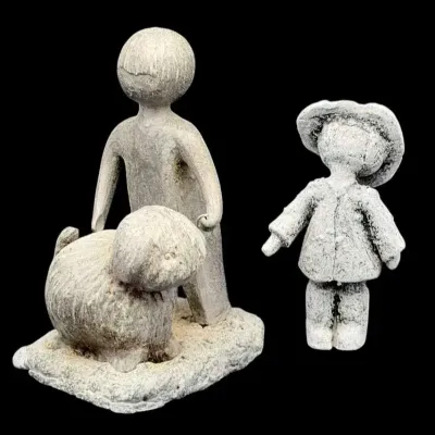 2 StoneArt  Pieces (Person & Dog And Child With Rain Apparel)