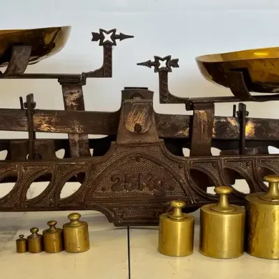 Antique Cast Iron Counter Balance Scale 