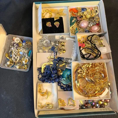Sale Photo Thumbnail #395