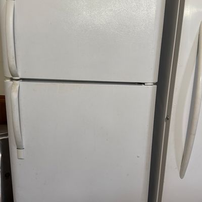 Sale Photo Thumbnail #19: White refrigerator with top freezer