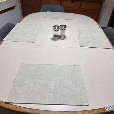 Sale Photo Thumbnail #49: Kitchen table