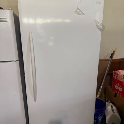 Sale Photo Thumbnail #18: Commercial size freezer with light inside
