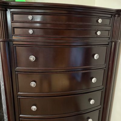 Sale Photo Thumbnail #42: Chest of Choice