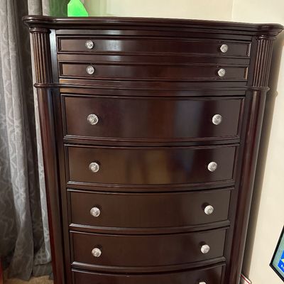 Sale Photo Thumbnail #41: Matching chest drawer to King side bedroom