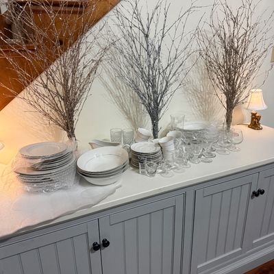 Sale Photo Thumbnail #14: 50 piece China
Silver or gold trees