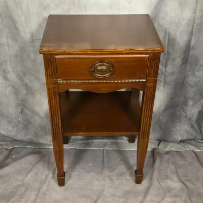 Vintage Mahogany Hepplewhite Style Night Stand