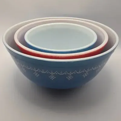 Pyrex Mixing Bowls Mixed Patterns Lot Of 3