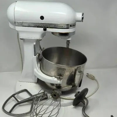 KitchenAid Professional 5 Mixer With Dough Hook, Whisk And Paddle Attachments 