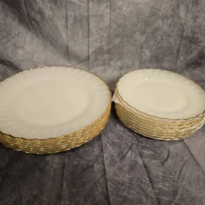 Vintage Anchor Hocking Fire King Milk Glass Swirl Dinner And Salad Plates Set