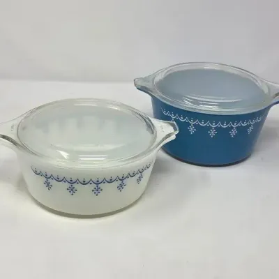 Pyrex Snowflake Blue Round Casserole Dishes With Lids Set Of 2