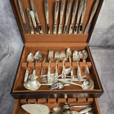 Assorted Silverware Includes Oneida Silver Plated Flatware With McGraw Tarnish Proof Case