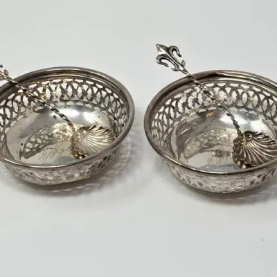 Antique Sterling Silver Frank M. Whiting Co. Salt Dips & Fleur-de-lis Spoons Approx. 25.0g