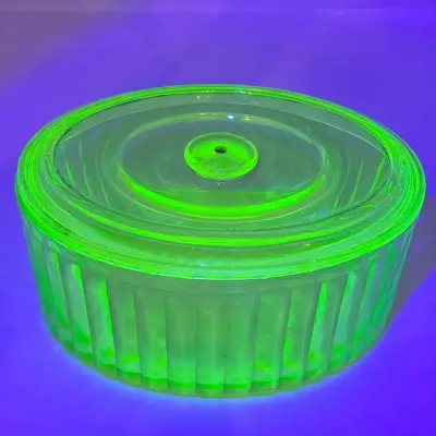 1930s Ribbed Green Oval Uranium Glass Refrigerator Dish With Lid By Anchor Hocking 