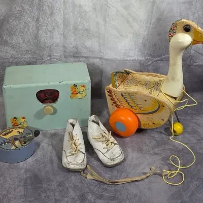 Vintage Nursery Lot (4pc) 