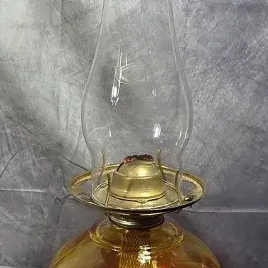 Vtg. Eagle Risdon Amberina Glass Oil Lamp