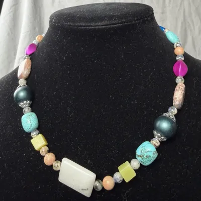 Bohemian-style statement necklace mix of chunky Multicolored Beads