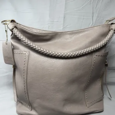 Sale Photo Thumbnail #831