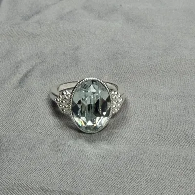 Silver tone oval stone ring size 7