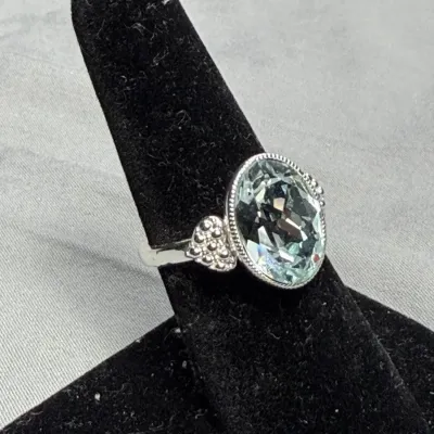 Silver tone oval stone ring size 7
