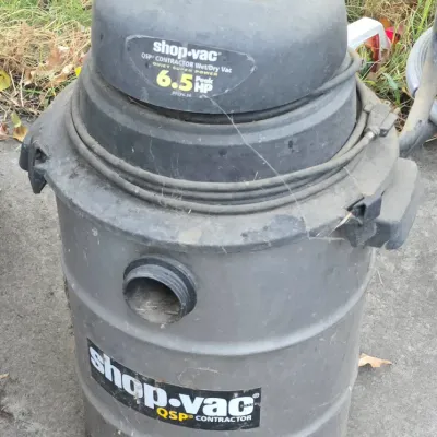 Sale Photo Thumbnail #32: Shop-Vac QSP Contractor 6.5 Peak HP wet/dry vacuum in well-used condition.