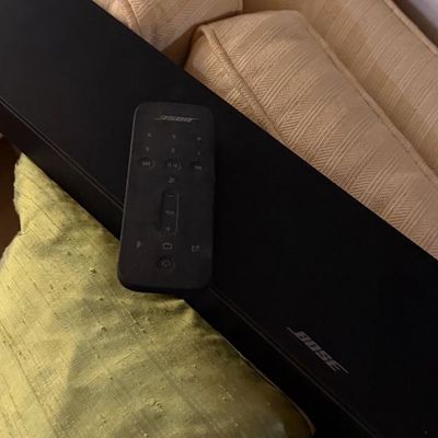 Bose sound bar & remote