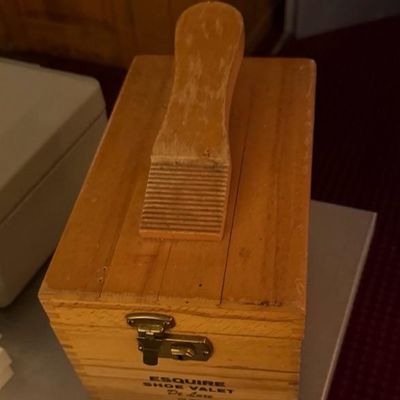 Shoe shine case