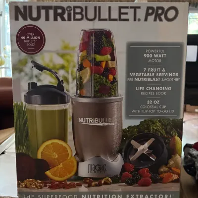NutriBullet Pro 900 Series blender set in its original retail box.