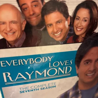 Everybody Loves Raymond: The Complete Seventh Season DVD box set featuring character artwork on the cover.
