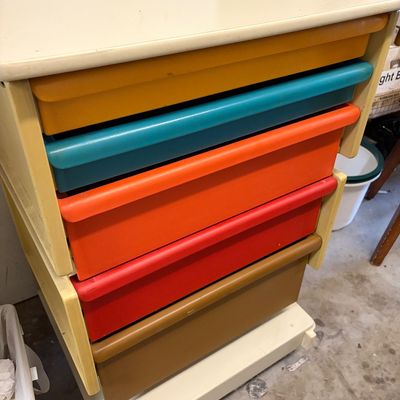 Sale Photo Thumbnail #87: Vintage Herman Miller Milcare Cart (also referred to as a Herman Miller Milcare modular storage or utility cart), originally manufactured in the 1970s. 