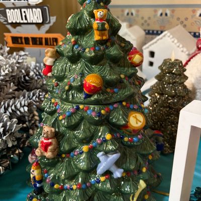 Sale Photo Thumbnail #8: Vintage ceramic Christmas tree cookie jar by Christopher Radko 