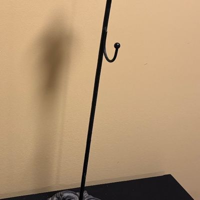 Metal Wreath Stand