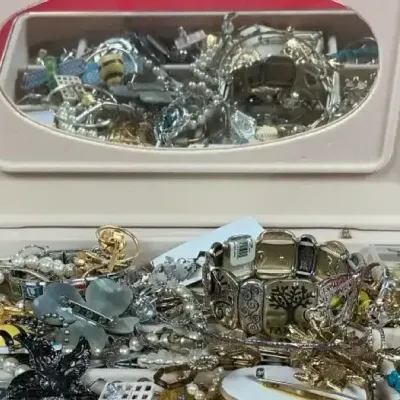 Stuffed Mystery Jewelry Box – Assorted Jewelry & Accessories