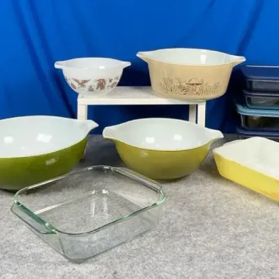Pyrex Ovenware & Mixing Bowl Collection with Lidded Glass Storage Containers