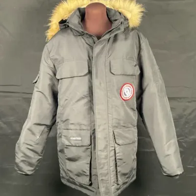 Black Hooded Winter Parka with Faux Fur Trim – Classic Vogue