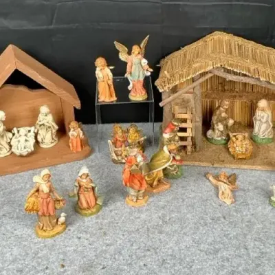 Fontanini & Other Nativity Sets with Stables and Figures