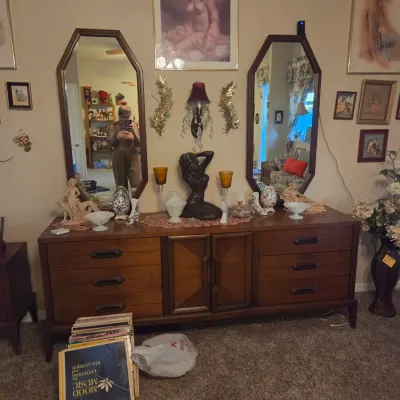 Sale Photo Thumbnail #110