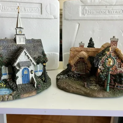 Thomas Kinkade Seaside Village collection by Hawthorne Village - Seaside Chapel & Boathouse
