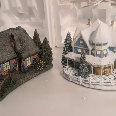 Lot of 2 Thomas Kinkade Hawthorne Village Lighted Sculptures w/ Boxes
