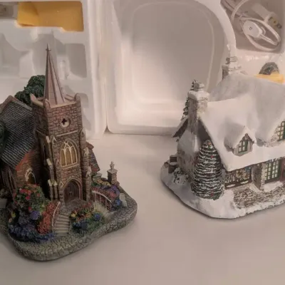 2 Thomas Kinkade Hawthorne Village Lighted Buildings Windermer Church (1999) & Santa's Workshop Toys
