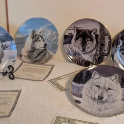 Lot of 5 Vintage Limited Edition Wolf Collector Plates w/ COAs