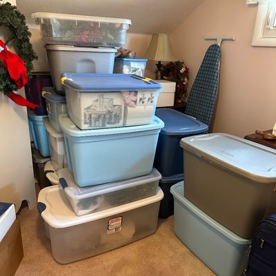 Sale Photo Thumbnail #171: Tub’s full of Christmas 