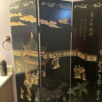 Sale Photo Thumbnail #8: Vintage three-panel Chinese lacquer room divider screen featuring painted architectural scenes, figures, and calligraphy.