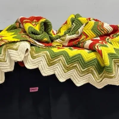 CN189 Large Crocheted Throw Blanket