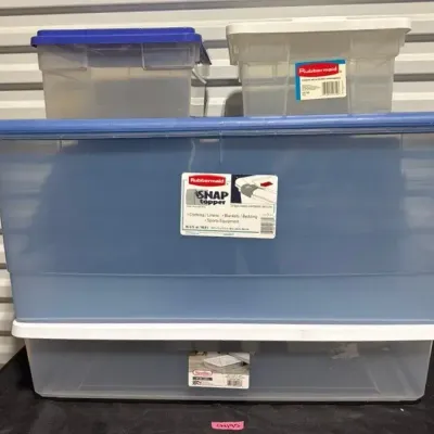 CN195 Rubbermaid And Sterilite Containers 