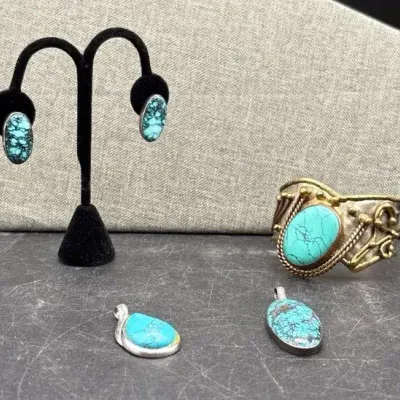 CN249 Lia Sophia Pendant And More 