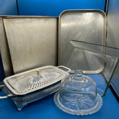 CN186 Baking Sheets, Pyrex And More!