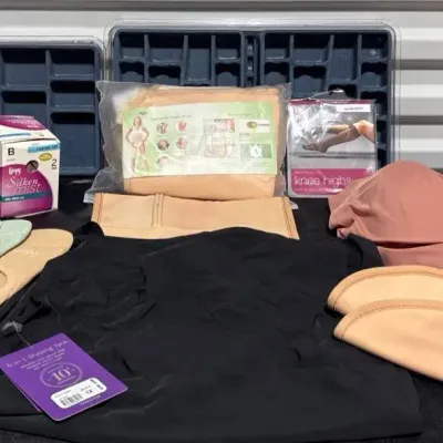 CN133 Bombas, Stockings And More 
